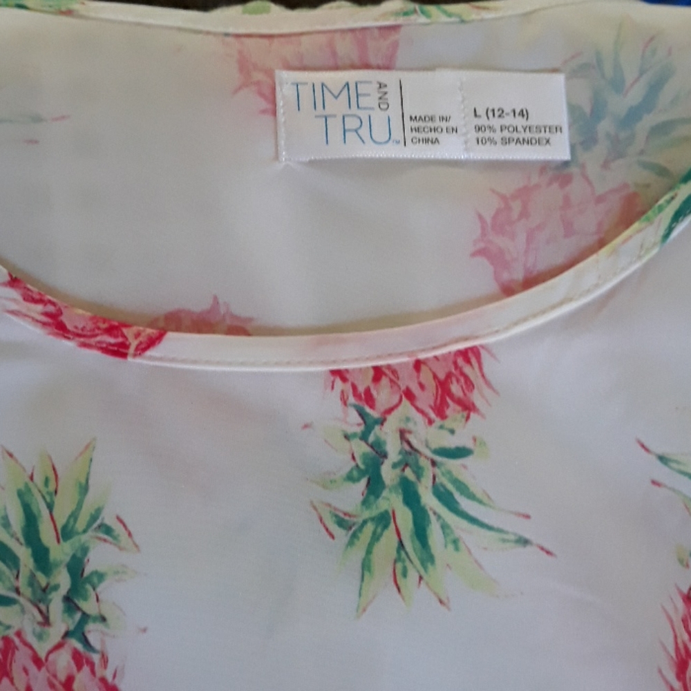 NWT Womens Pineapple Print Tank Top.